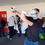 Student testet virtuelle Spielumgebung 