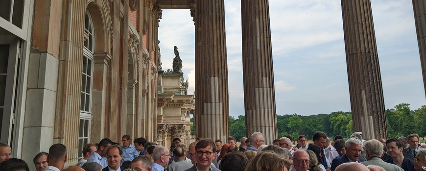 Rege Beteiligung auch beim Empfang nach der Diskussionsrunde