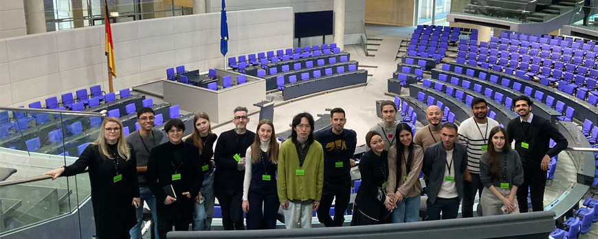 Gruppe Studierender im Bundestag