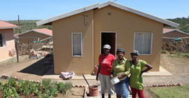 Mein Haus, mein Garten:  Ökologisch nachhaltiges Wohnen im „Green Village“ in Südafrika. Foto: Konrad Soyez.