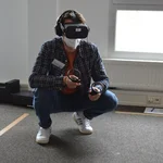 Ein Teilnehmer bei der Erprobung von Virtual Reality Anwendungen. 