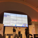 Gesrpäch auf Bühne