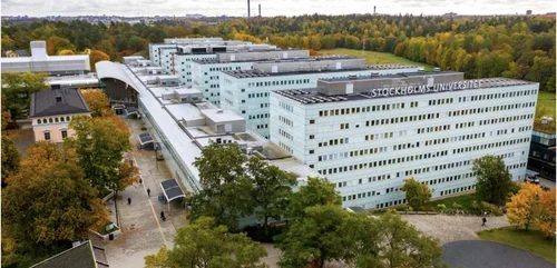 Das Foto zeigt die Universität Stockholm