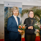 The winner of the Voltaire Prize for Tolerance, International Understanding and Respect for Difference 2024 Dr. Olga Shparaga (center) with the founder of the award Dr. Friede Springer and the laudator Prof. Dr. Barbara Stollberg-Rilinger.