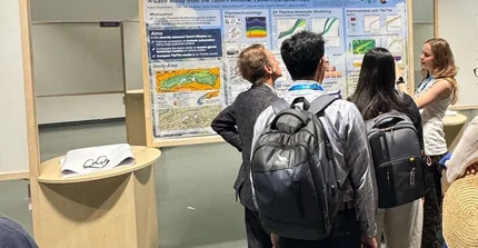 Isabel Wapenhans presents her poster