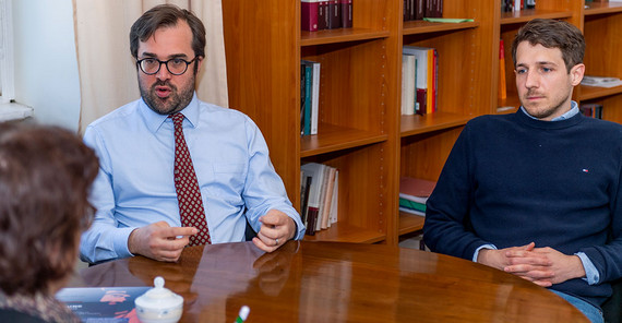 Prof. Filippo Carlà-Uhink und Niklas Engel im Interview
