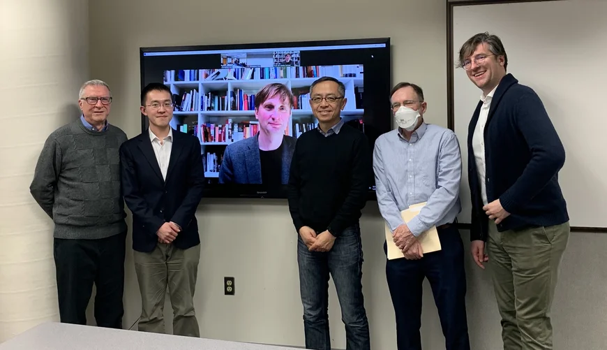 Auf dem Bild v.l.n.r.: Prof. Edward A. McCord, Zhongtian Han, Prof. Sönke Neitzel, Prof. Daqing Yang, Prof. Shawn F. McHale und Prof. Eric T. Schluessel.