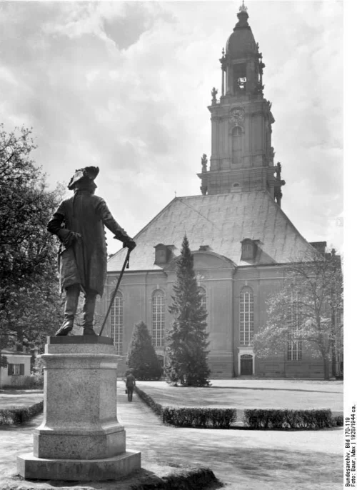 Denkmal Friedrich der Große mit Garnisonkirche (zwischen 1928-34)