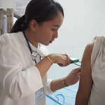 Measuring the triceps skinfold thickness
