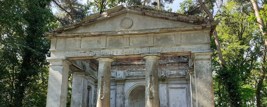 Mausoleum der Familie von Büttner in Goruńsko