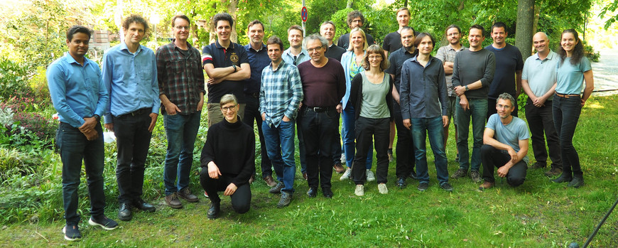 Gruppenfoto des Cosmic Sense II Teams beim Kick-Off Meeting im Mai 2022 in Berlin | Foto: Daniel Altdorff