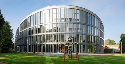 Hauptgebäude des Hasso-Plattner-Instituts auf dem Campus Griebnitzsee