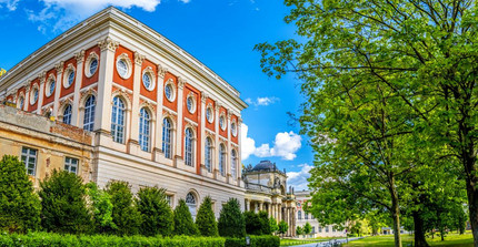 Historisches Nebengebäude des Neuen Palais, in dem heute Teile der Universität Potsdam untergebracht sind