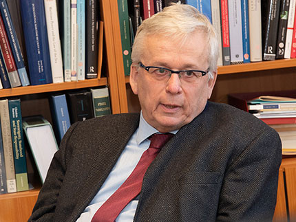 Portät von Prof. Andreas Zimmermann