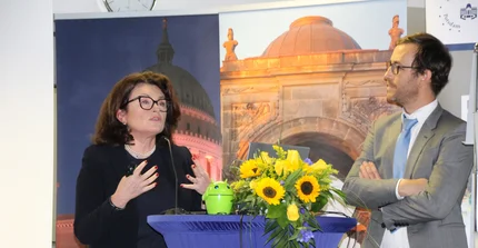 Frau Prof. Dr Mutti und Dr. Winterleitner bei der Preisverleihung in der Wissenschaftsetage in Potsdam (Quelle: Pruin/UP transfer)