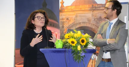 Frau Prof. Dr Mutti und Dr. Winterleitner bei der Preisverleihung in der Wissenschaftsetage in Potsdam (Quelle: Pruin/UP transfer)