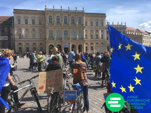Demonstration auf dem Alten Markt in Potsdam