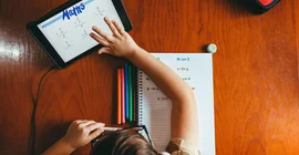 Die Mathe-App von Ulrich Kortenkamp soll Kindern helfen, den Stellenwert von Zahlen zu verstehen. | Foto: AdobeStock/Dani