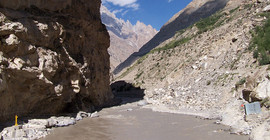 Tief eingeschnittenes Flussbett des Spiti, Himachal Pradesh, Indien