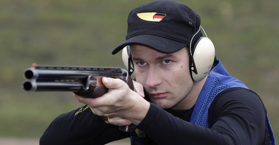 Ralf Buchheim beim Skeet-Schießen.