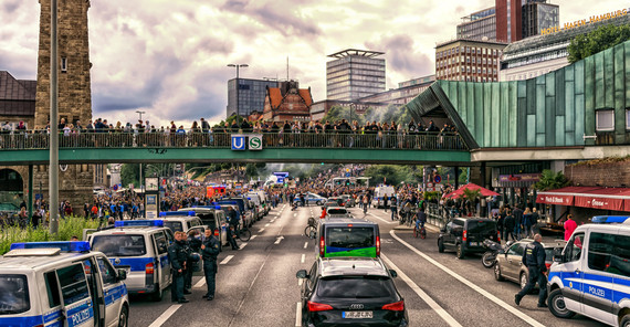 Der G20-Gipfel in Hamburg im Sommer 2017 war geprägt von Konflikten und Gewalt zwischen Demonstrierenden und Polizei. Eine Forschungsgruppe hat analysiert, wie es zu diesem Ausmaß an Gewalt kommen konnte. Foto: pixabay_Tama66.