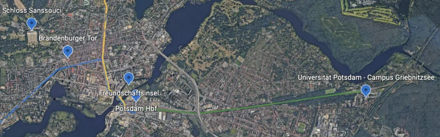 Eine Karte von Potsdam mit verschiedenen markierten Linien des ÖPNV.
