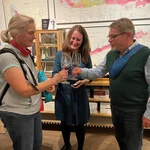 Katharina Kloss (M.) von EDUC bei der Verkostung des ungarischen Weins