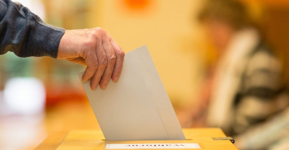 “In the past the only possibility to interfere into local politics was to go the polls,” Franzke says. Voter turnout, however, has been continuously decreasing for years now, the researcher point. Picture: Christian Schwier/Fotolia