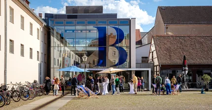 Blick auf die Außenfassade des Brandenburg Museums in Potsdam