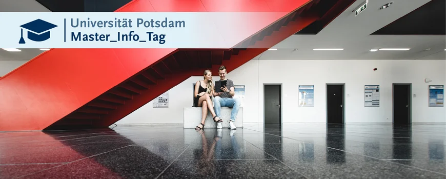 Studierende treffen sich an der Universität Potsdam.