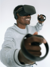 Junge mit VR-Brille