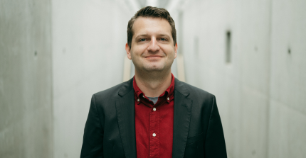 Tommy Hammann vor einem hellen Hintergund