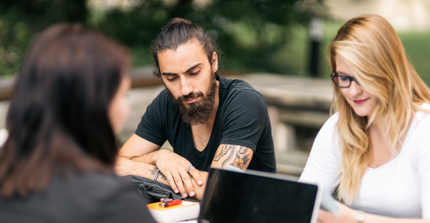 Studierende im Gespräch